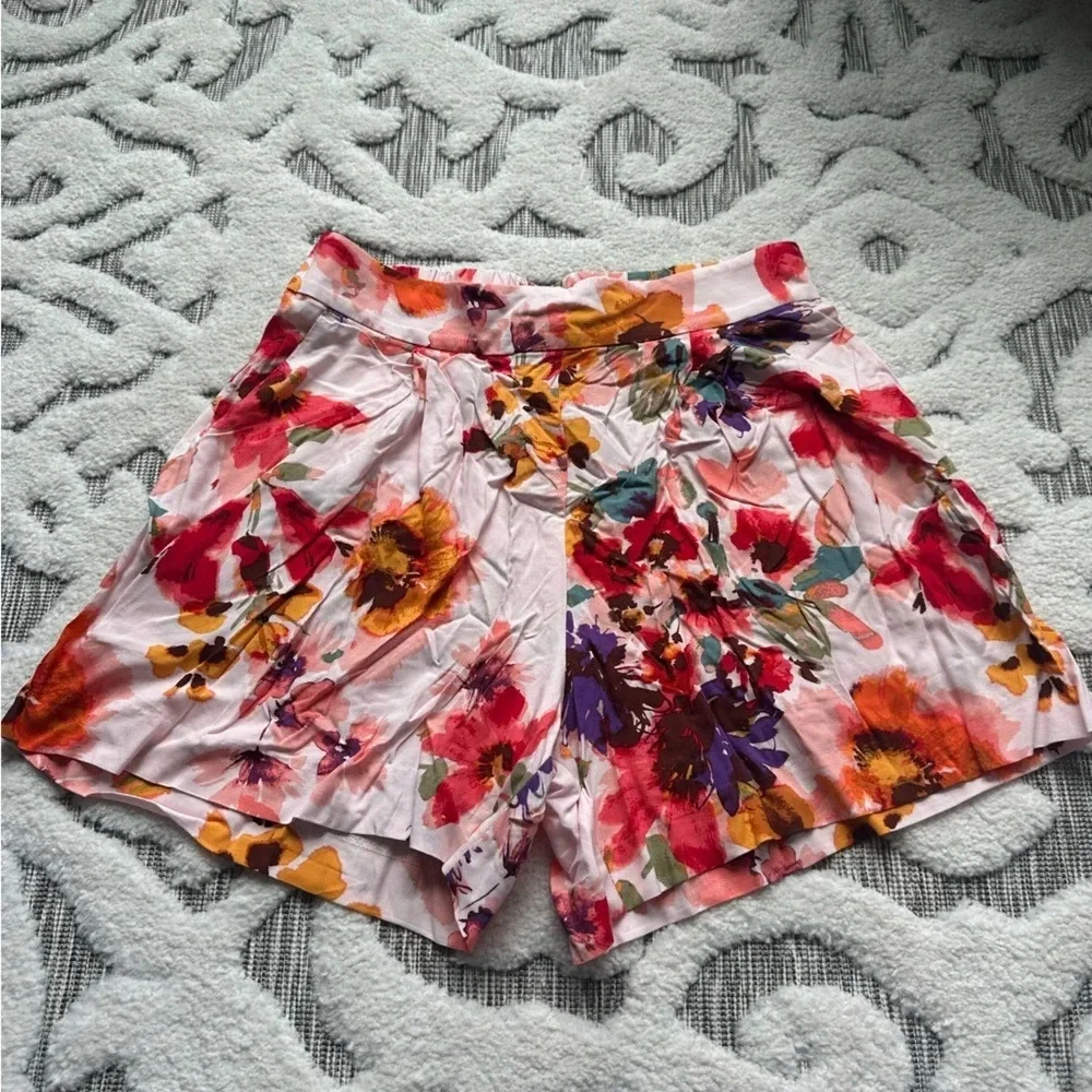 H&M White Multi Color Floral Print Shorts | Sz 10 - Picture 1 of 5